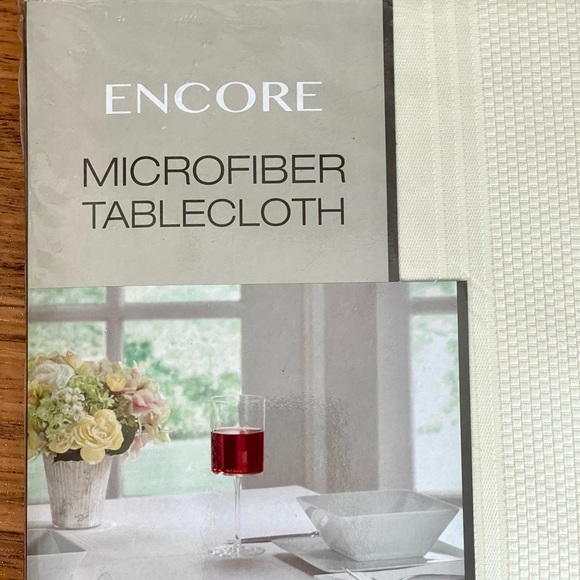 Encore Microfiber Spill Proof Tablecloth ~ Ivory ~ New In Package - Picture 4 of 9